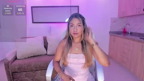 Snapshot of asura_love chatting on May 18, 2:12 pm asura_love online show from May 18, 2:12 pm