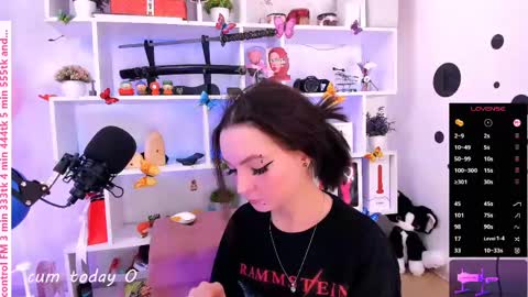 Snapshot of asya_sweet_ chatting on June 1, 10:06 am Anastasia online show from June 1, 10:06 am