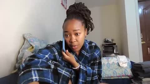 Snapshot of atara_seren chatting on June 6, 5:23 am atara_seren online show from June 6, 5:23 am
