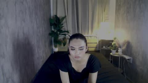 atashakendall online show from December 14, 11:26 am