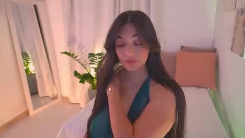 Snapshot of atena676 chatting on February 3, 1:37 am atena676 online show from February 3, 1:37 am