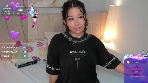 Snapshot of atena_cuteee chatting on December 13, 6:42 am sofia online show from December 13, 6:42 am