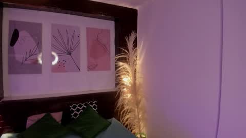 Snapshot of atenajb chatting on January 18, 3:21 am ATENA online show from January 18, 3:21 am