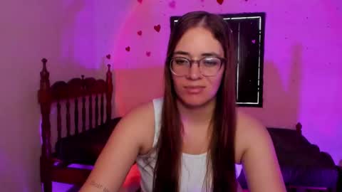 Snapshot of atenas__05 chatting on December 12, 6:53 pm atenas online show from December 12, 6:53 pm