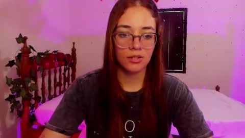 Snapshot of atenas__05 chatting on December 23, 7:09 pm atenas online show from December 23, 7:09 pm