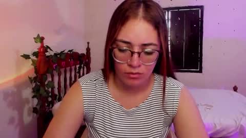 Snapshot of atenas__05 chatting on December 27, 9:54 pm atenas online show from December 27, 9:54 pm
