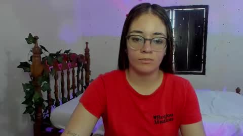 Snapshot of atenas__05 chatting on January 2, 7:07 pm atenas online show from January 2, 7:07 pm