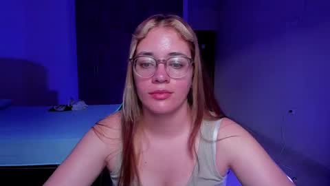 Snapshot of atenas__05 chatting on February 26, 10:31 pm atenas online show from February 26, 10:31 pm