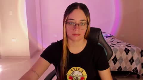 Snapshot of atenas__05 chatting on September 9, 6:51 pm atenas online show from September 9, 6:51 pm