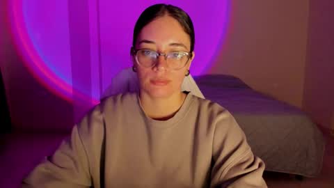 Snapshot of atenas__05 chatting on October 23, 7:51 am atenas online show from October 23, 7:51 am