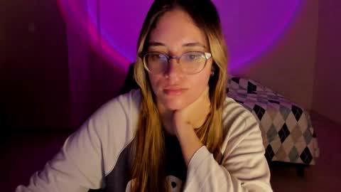 atenas online show from November 7, 9:42 am