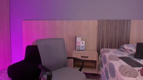 Atenea online show from December 19, 12:23 pm