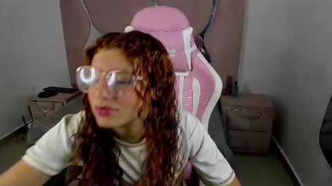 Snapshot of ateneaxht chatting on June 27, 10:04 pm ateneaxht online show from June 27, 10:04 pm