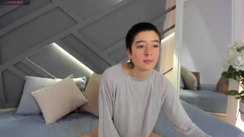 Snapshot of atheena__ chatting on April 17, 1:36 pm Athenea online show from April 17, 1:36 pm