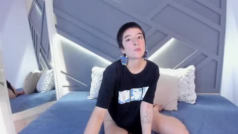 Snapshot of atheena__ chatting on May 15, 12:34 pm Athenea online show from May 15, 12:34 pm