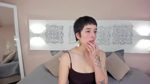 Snapshot of atheena__ chatting on June 10, 12:26 pm Athenea online show from June 10, 12:26 pm