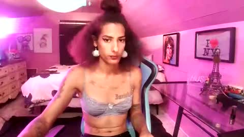 Snapshot of athena_the_godess chatting on October 13, 1:49 am xoxo G0DD3SS xoxox online show from October 13, 1:49 am