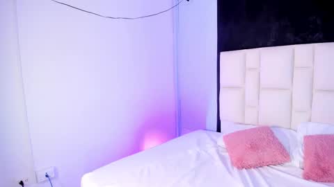 athenea__fox online show from October 16, 11:55 am