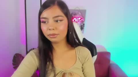 Snapshot of atheneaa_as chatting on May 21, 9:33 pm atheneaa_as online show from May 21, 9:33 pm