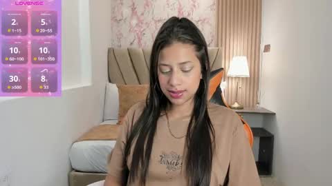 Snapshot of atiena_ chatting on April 14, 6:47 pm Atiena online show from April 14, 6:47 pm