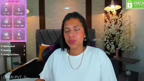 Snapshot of atiena_ chatting on April 18, 7:07 pm Atiena online show from April 18, 7:07 pm