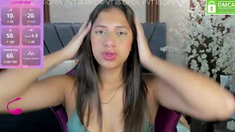 Snapshot of atiena_ chatting on April 22, 7:26 pm Atiena online show from April 22, 7:26 pm