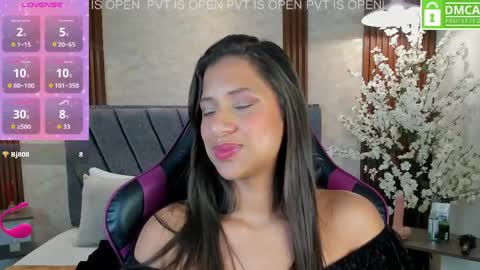 Snapshot of atiena_ chatting on April 24, 11:29 pm Atiena online show from April 24, 11:29 pm