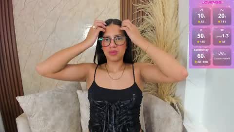 Snapshot of atiena_ chatting on May 16, 12:26 pm Atiena online show from May 16, 12:26 pm