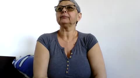 atikaarea online show from May 7, 11:37 am
