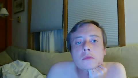 Snapshot of atombumm chatting on June 18, 1:06 am atombumm online show from June 18, 1:06 am