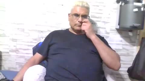 A online show from January 17, 10:09 am