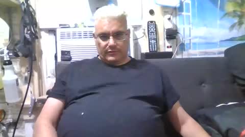 A online show from November 6, 8:15 am