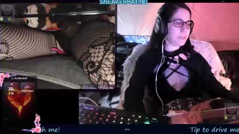 Snapshot of atrena chatting on June 27, 12:37 am Atrena online show from June 27, 12:37 am