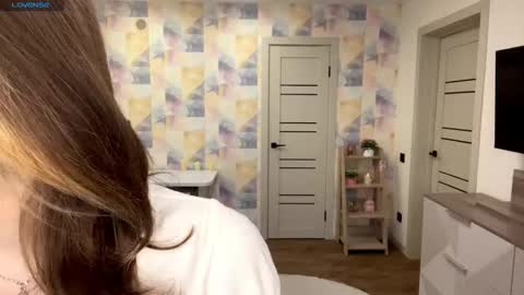 Jolyn online show from February 20, 5:37 am