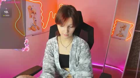 Snapshot of audreyykim chatting on December 18, 8:09 am Audrey online show from December 18, 8:09 am