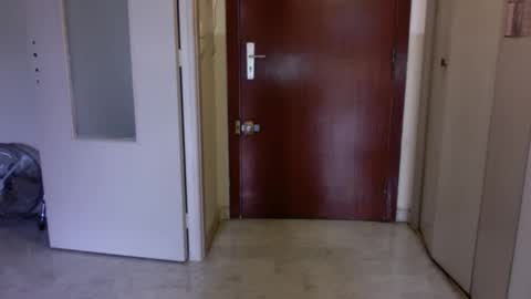 Snapshot of auguste688483 chatting on February 8, 9:13 am auguste688483 online show from February 8, 9:13 am