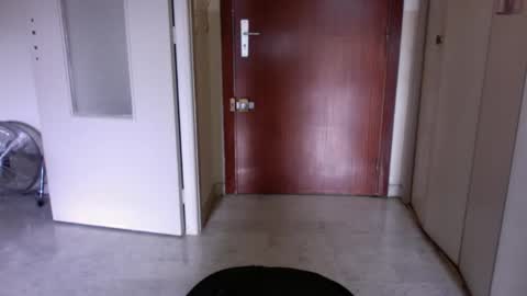 Snapshot of auguste688483 chatting on March 6, 9:28 am auguste688483 online show from March 6, 9:28 am