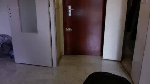 Snapshot of auguste688483 chatting on March 7, 9:50 am auguste688483 online show from March 7, 9:50 am