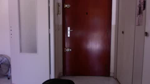 Snapshot of auguste688483 chatting on March 16, 9:02 am auguste688483 online show from March 16, 9:02 am