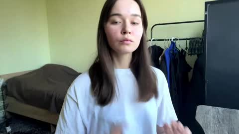 Mari online show from April 10, 1:27 pm