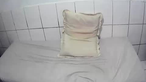 Snapshot of augustopierdona26 chatting on February 19, 11:23 pm cesar augusto online show from February 19, 11:23 pm