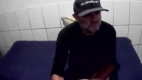 Snapshot of augustopierdona26 chatting on February 23, 7:11 pm cesar augusto online show from February 23, 7:11 pm