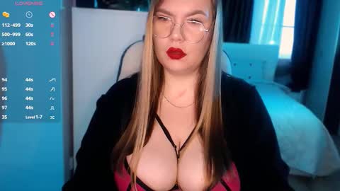 Aura FOLLOW ME online show from January 14, 6:52 am