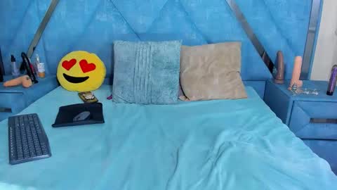 Monii Yi online show from February 28, 7:09 am