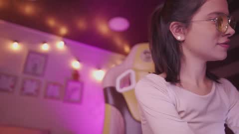 aura_rouss online show from December 17, 11:55 pm