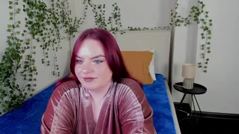 Snapshot of aura_sin chatting on April 4, 8:56 am aura_sin online show from April 4, 8:56 am