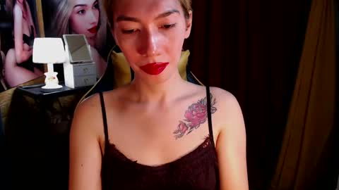 Snapshot of aurakharisma_xx chatting on December 8, 8:41 am Miss awra online show from December 8, 8:41 am