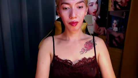 Snapshot of aurakharisma_xx chatting on January 16, 6:25 am Miss awra online show from January 16, 6:25 am