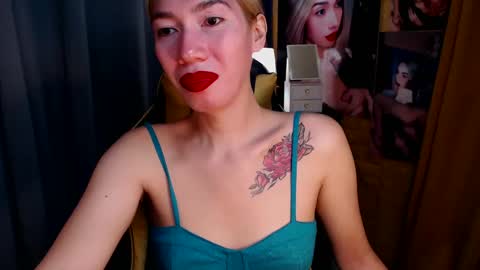 Snapshot of aurakharisma_xx chatting on March 5, 4:13 am Miss awra online show from March 5, 4:13 am