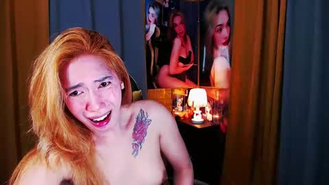 Snapshot of aurakharisma_xx chatting on April 28, 5:51 pm Miss awra online show from April 28, 5:51 pm